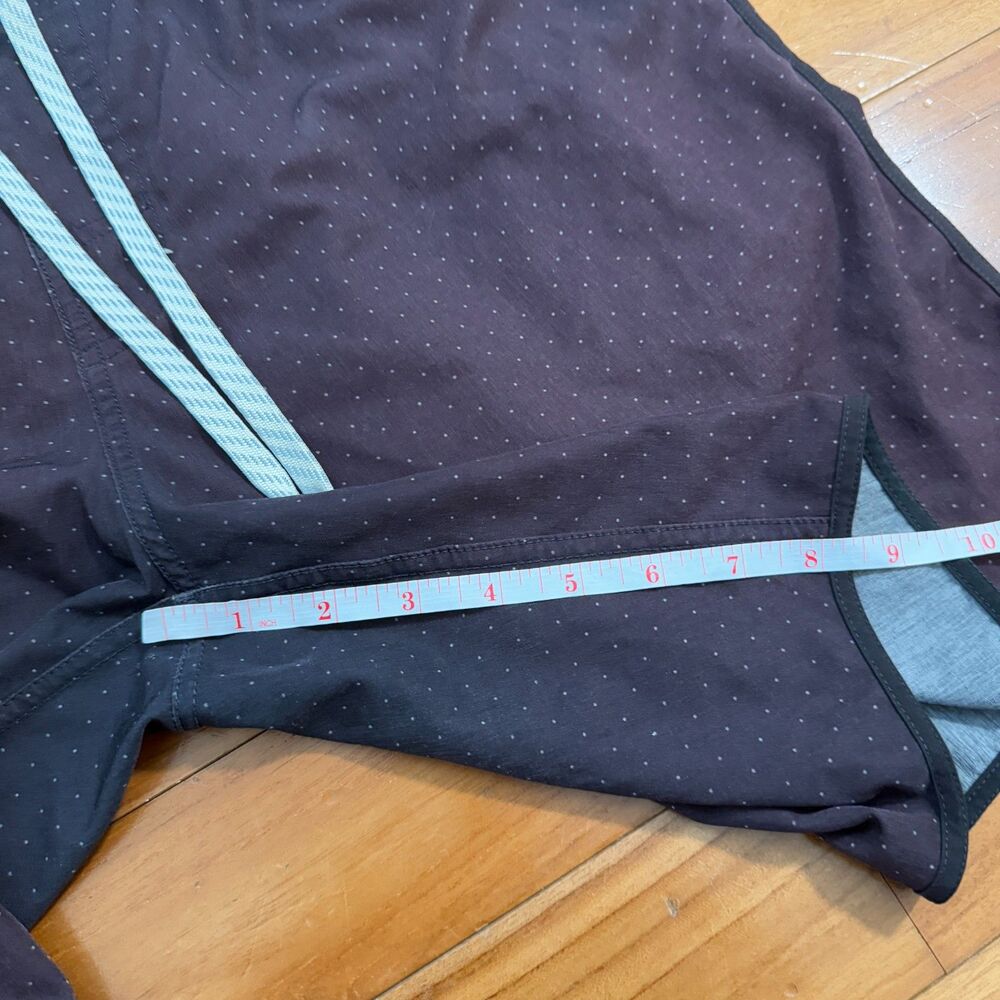 Men Vuori Banks Micro Dot Shorts Dark Red White Running Athletic Activewear - Picture 5 of 7